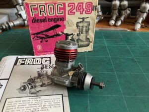 Frog 249 BB modified Mk2 model diesel engine (1960) LNIB